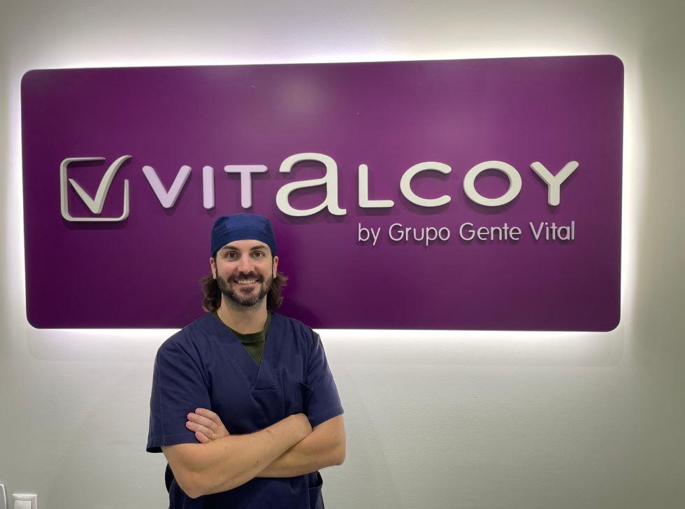 Dr. Alberto Ferrari dentista en Alcoy clinica dental Vitalcoy